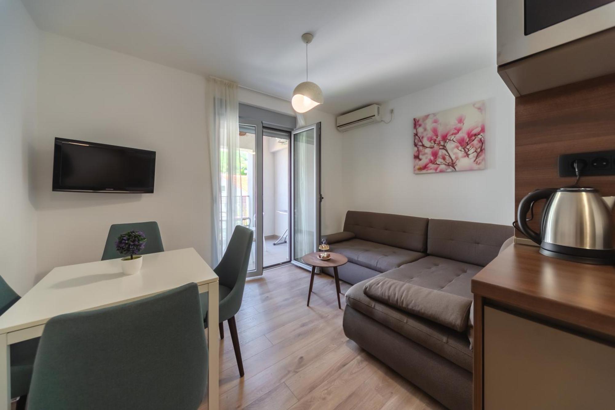 Apartments My Przno Sveti Stefan Bilik gambar