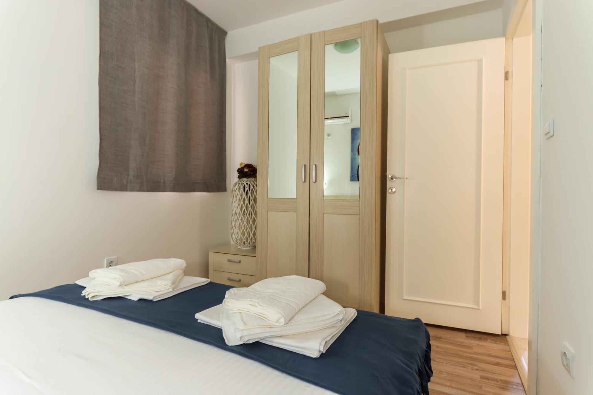Apartments My Przno Sveti Stefan Bilik gambar