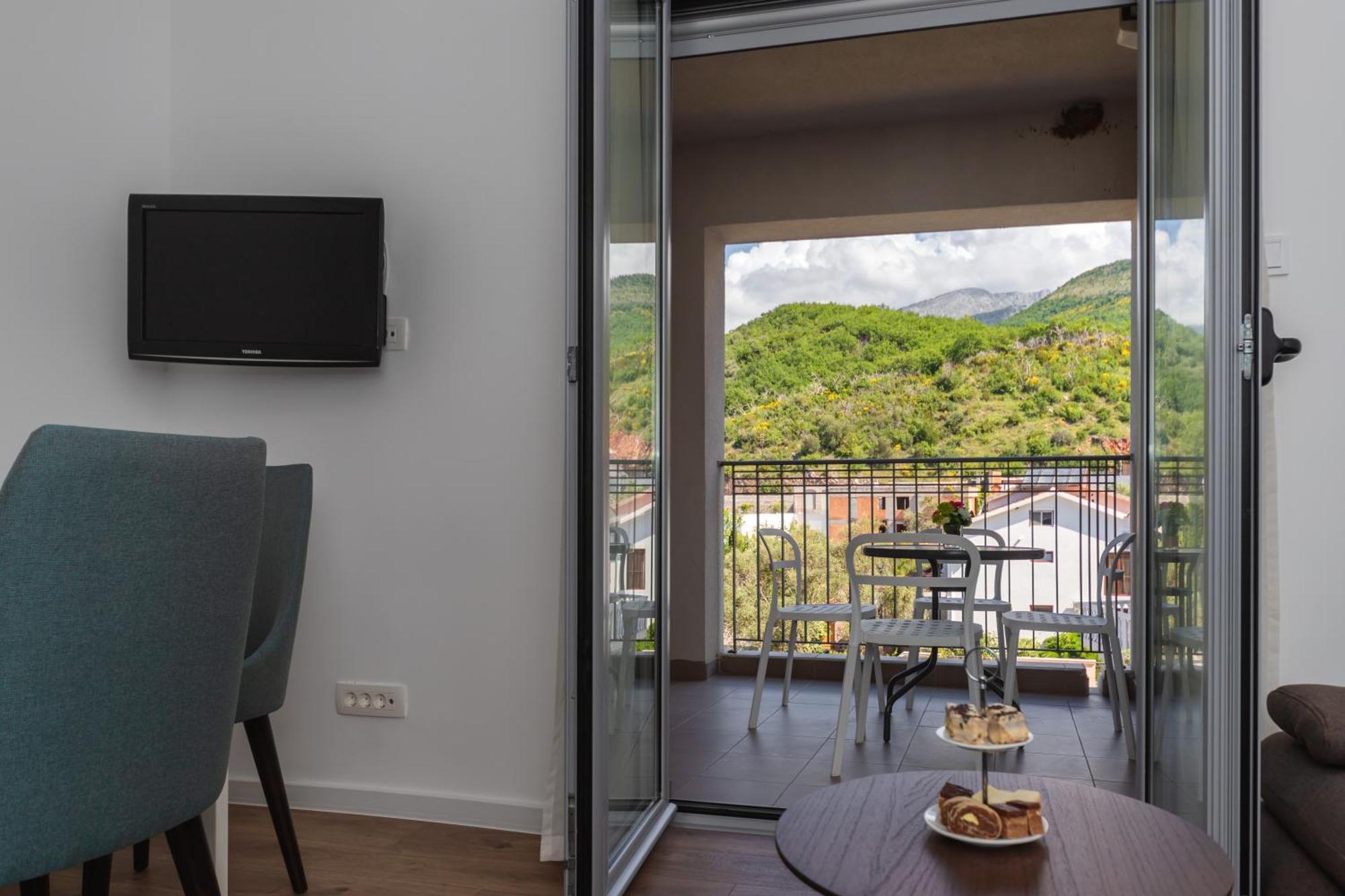Apartments My Przno Sveti Stefan Bilik gambar